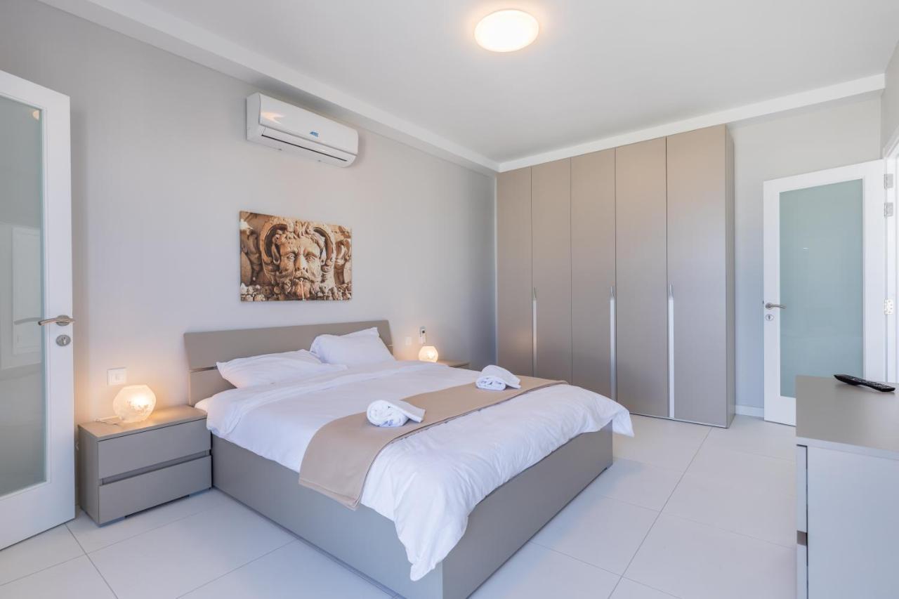 Unique Penthouse With Private Heated Jacuzzi, Close To Restaurants And Night Life Is-Swieqi Dış mekan fotoğraf